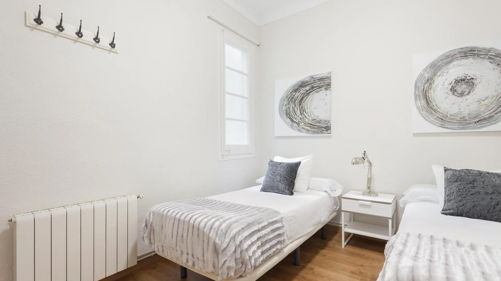 Art House Fira Apartments Barcelona 0*,