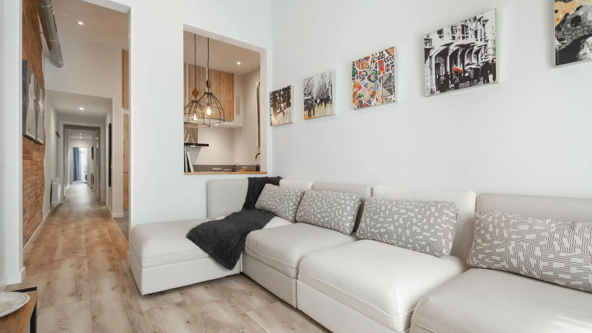 Art House Fira Apartments  Barcelona