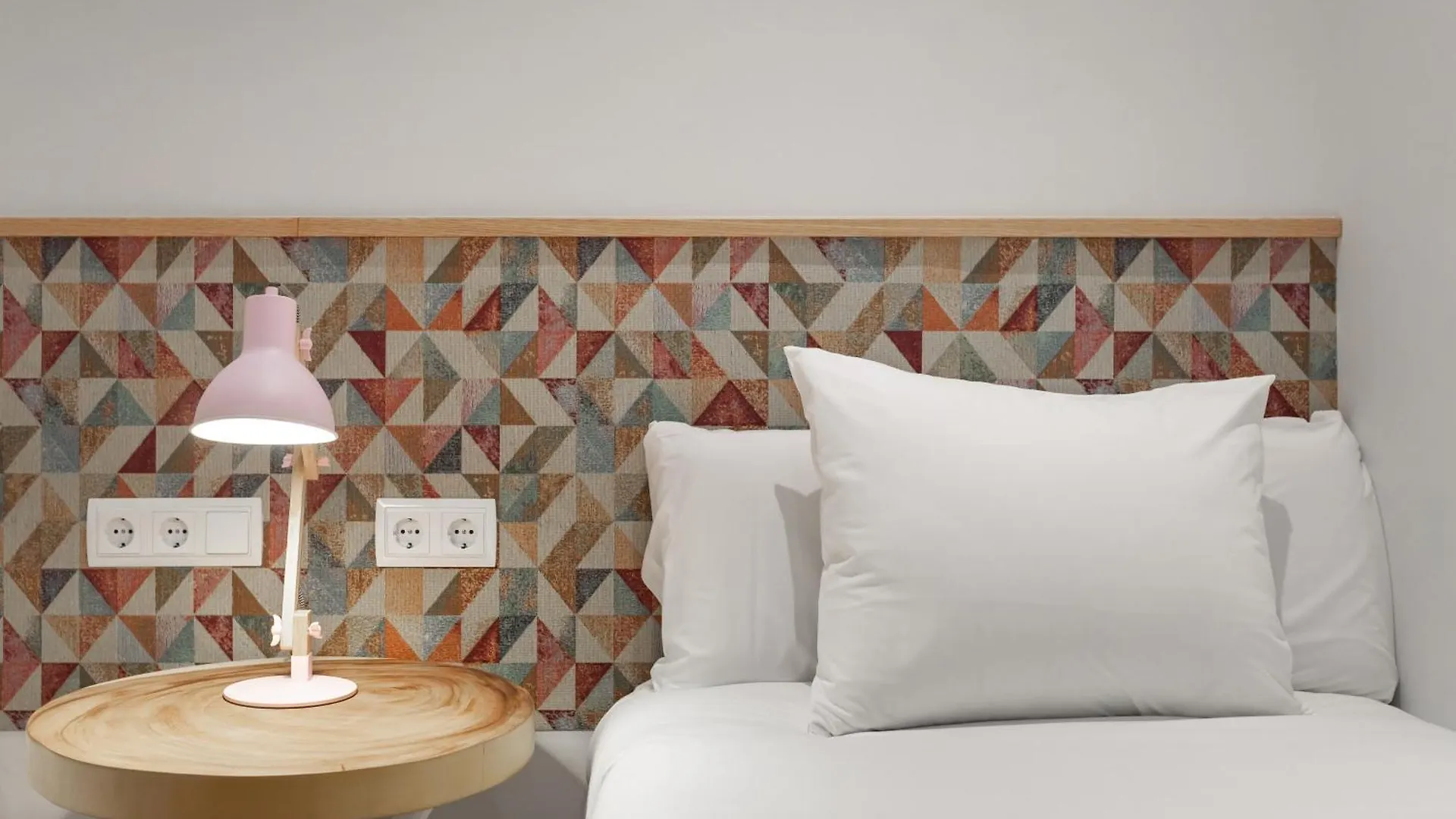Art House Fira Apartments 0*, Barcelona Spain