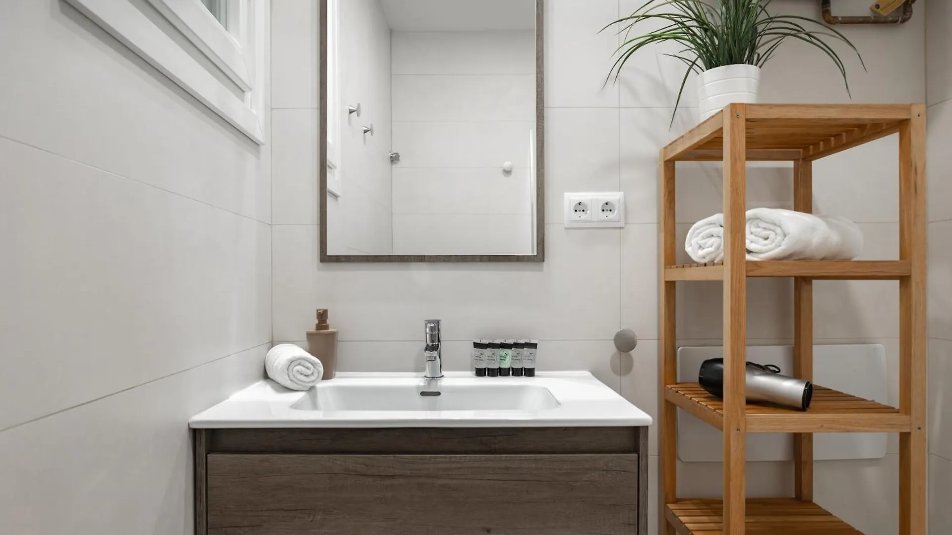 Art House Fira Apartments