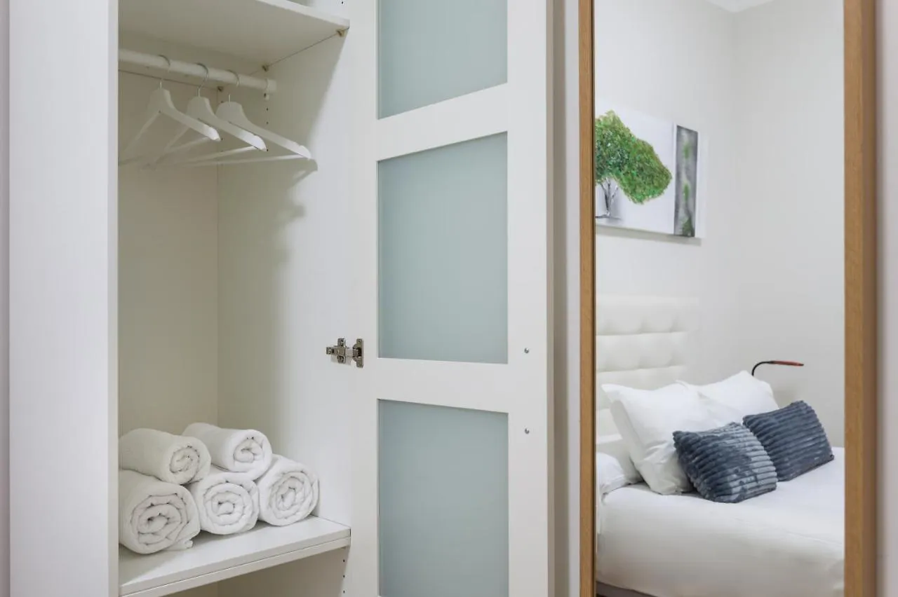 Art House Fira Apartments