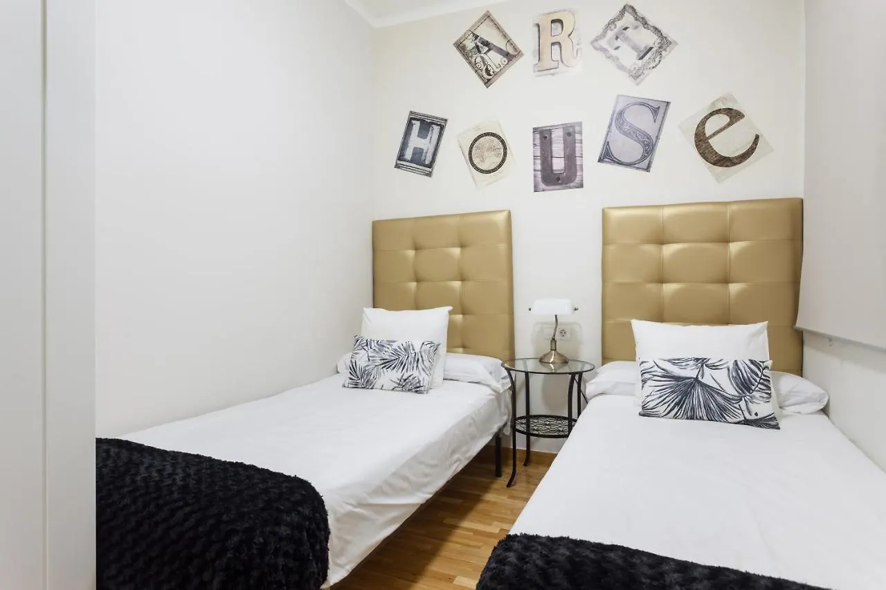 Art House Fira Apartments Spain